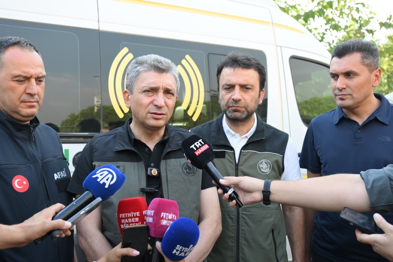 Antalya Valisi Şahin: "Mahallelerinin etrafının çevrilme sürecini tamamladık"