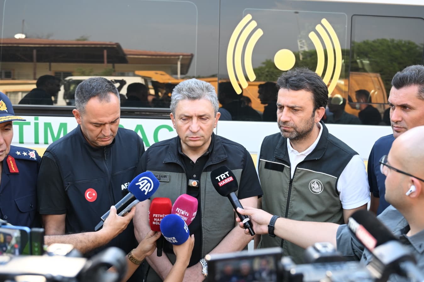 Antalya Valisi Şahin: "Mahallelerinin etrafının çevrilme sürecini tamamladık"
