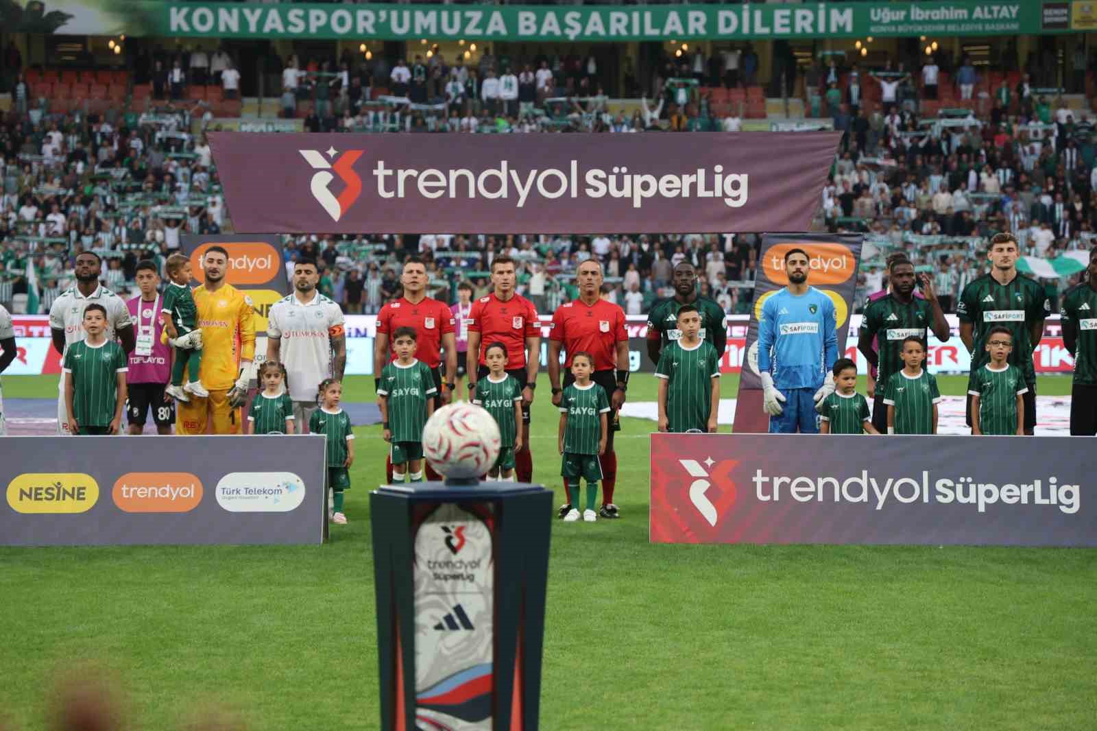 Trendyol Süper Lig: Konyaspor: 1 - Kocaelispor: 0 (İlk yarı)