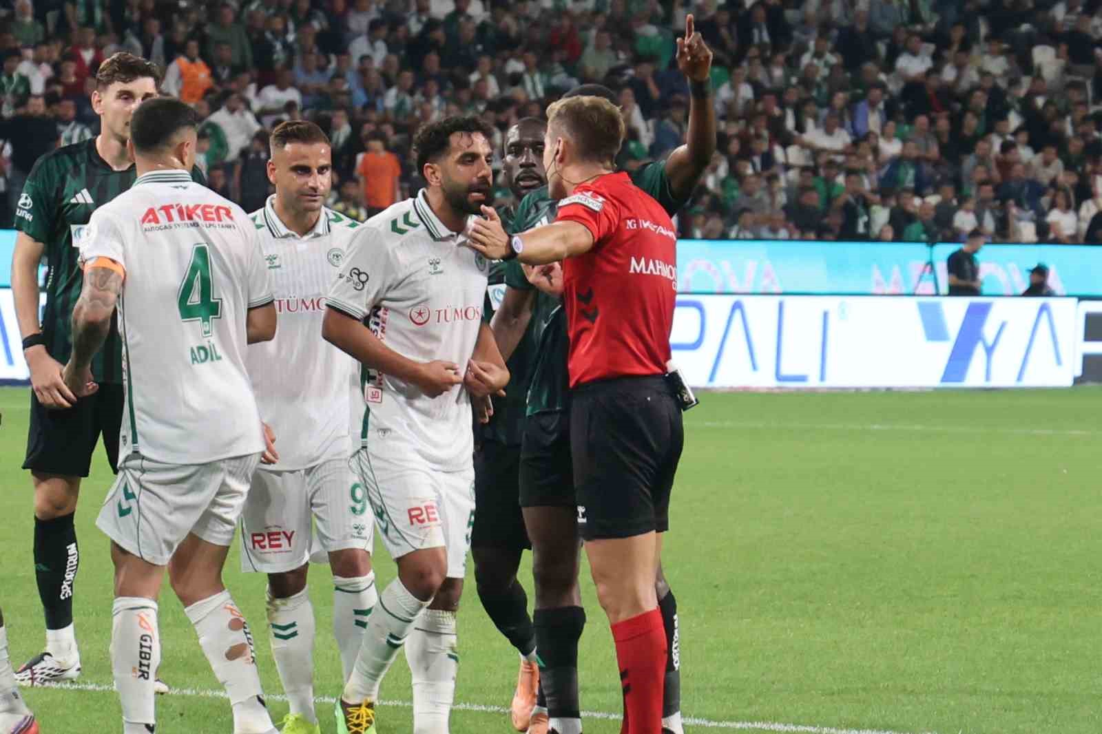 Trendyol Süper Lig: Konyaspor: 1 - Kocaelispor: 0 (İlk yarı)