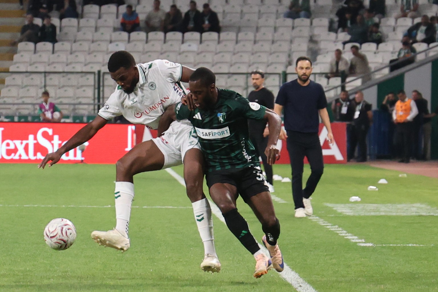 Trendyol Süper Lig: Konyaspor: 1 - Kocaelispor: 0 (İlk yarı)