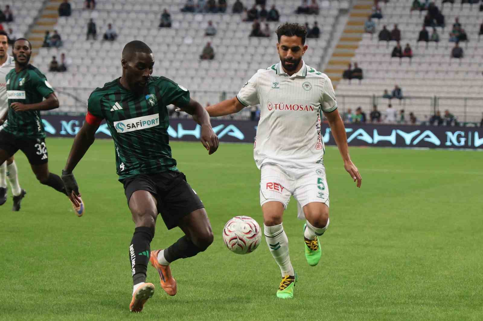 Trendyol Süper Lig: Konyaspor: 1 - Kocaelispor: 0 (İlk yarı)