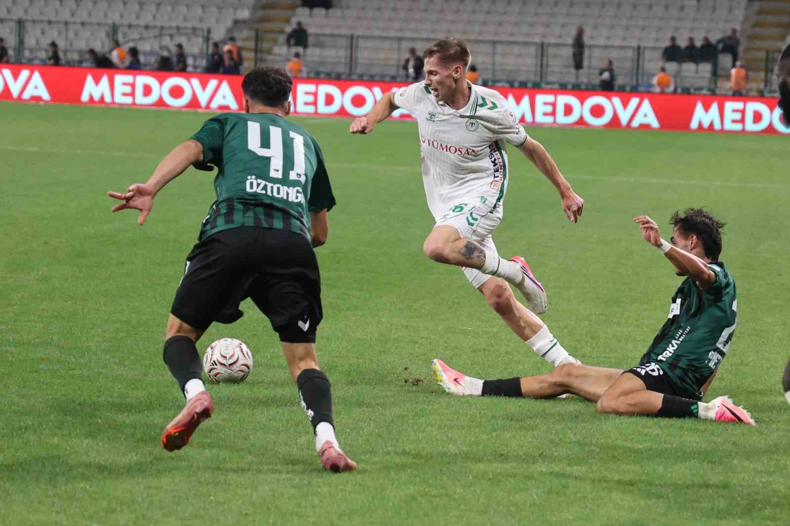 Trendyol Süper Lig: Konyaspor: 1 - Kocaelispor: 2 (Maç sonucu)