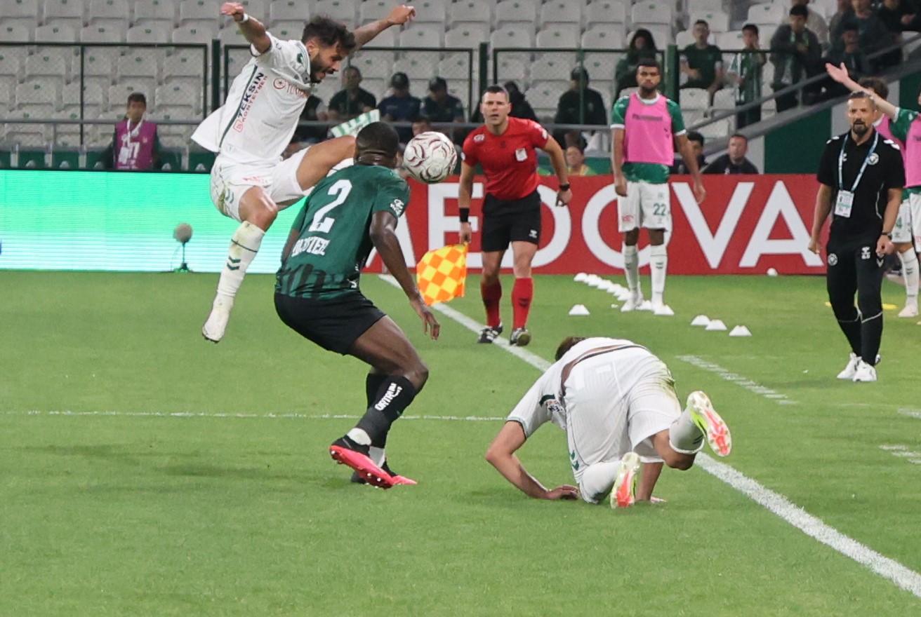 Trendyol Süper Lig: Konyaspor: 1 - Kocaelispor: 2 (Maç sonucu)