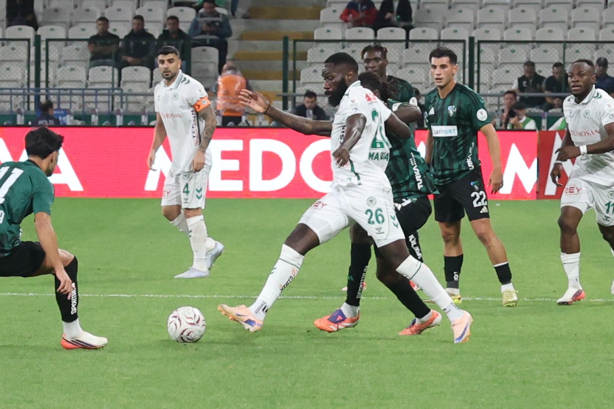 Trendyol Süper Lig: Konyaspor: 1 - Kocaelispor: 2 (Maç sonucu)