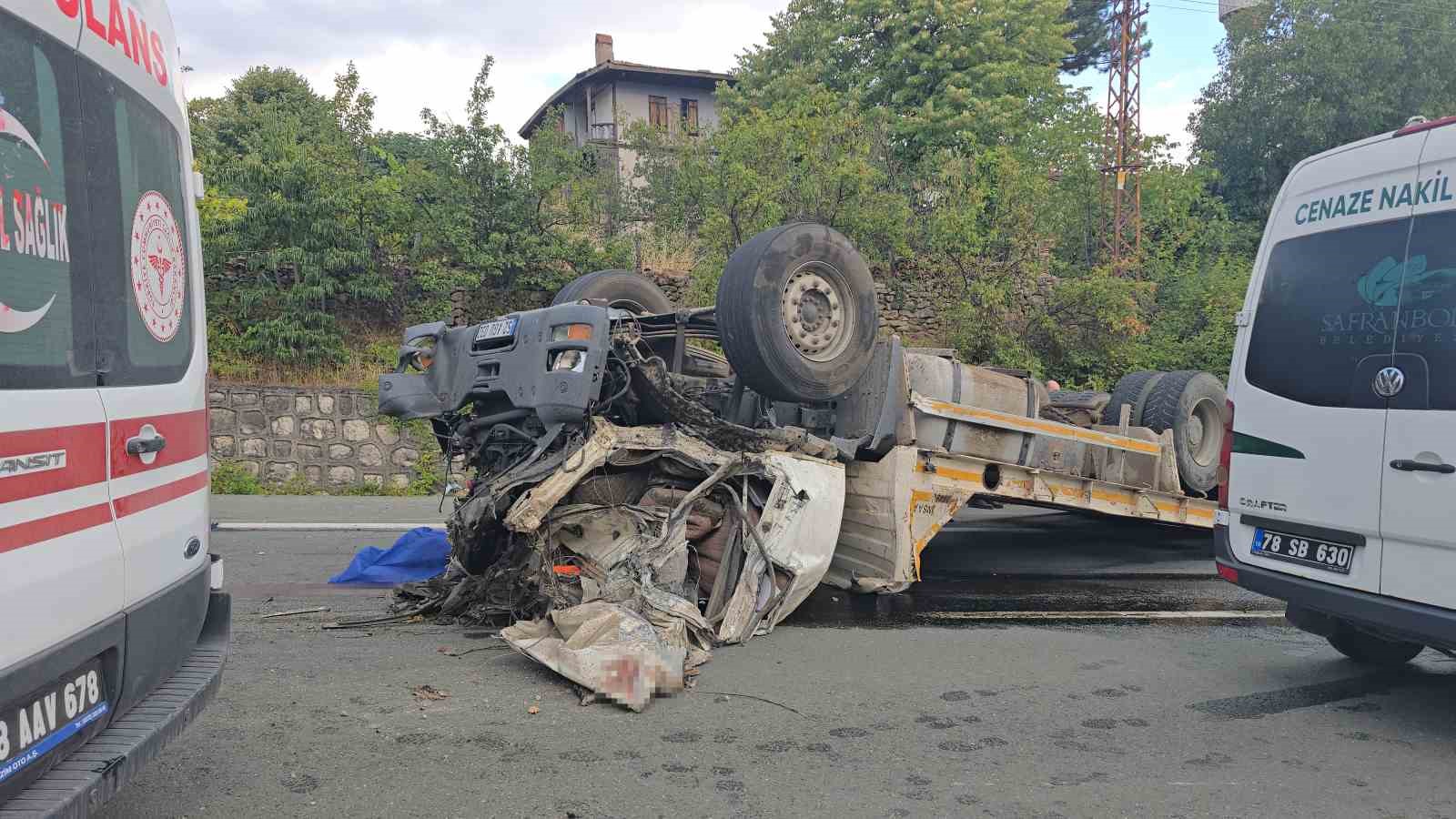 Karabük-Bartın yolunda feci kaza: 2 ölü