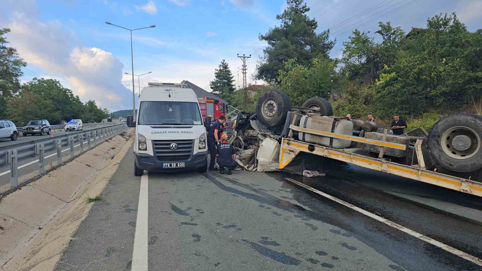 Karabük-Bartın yolunda feci kaza: 2 ölü