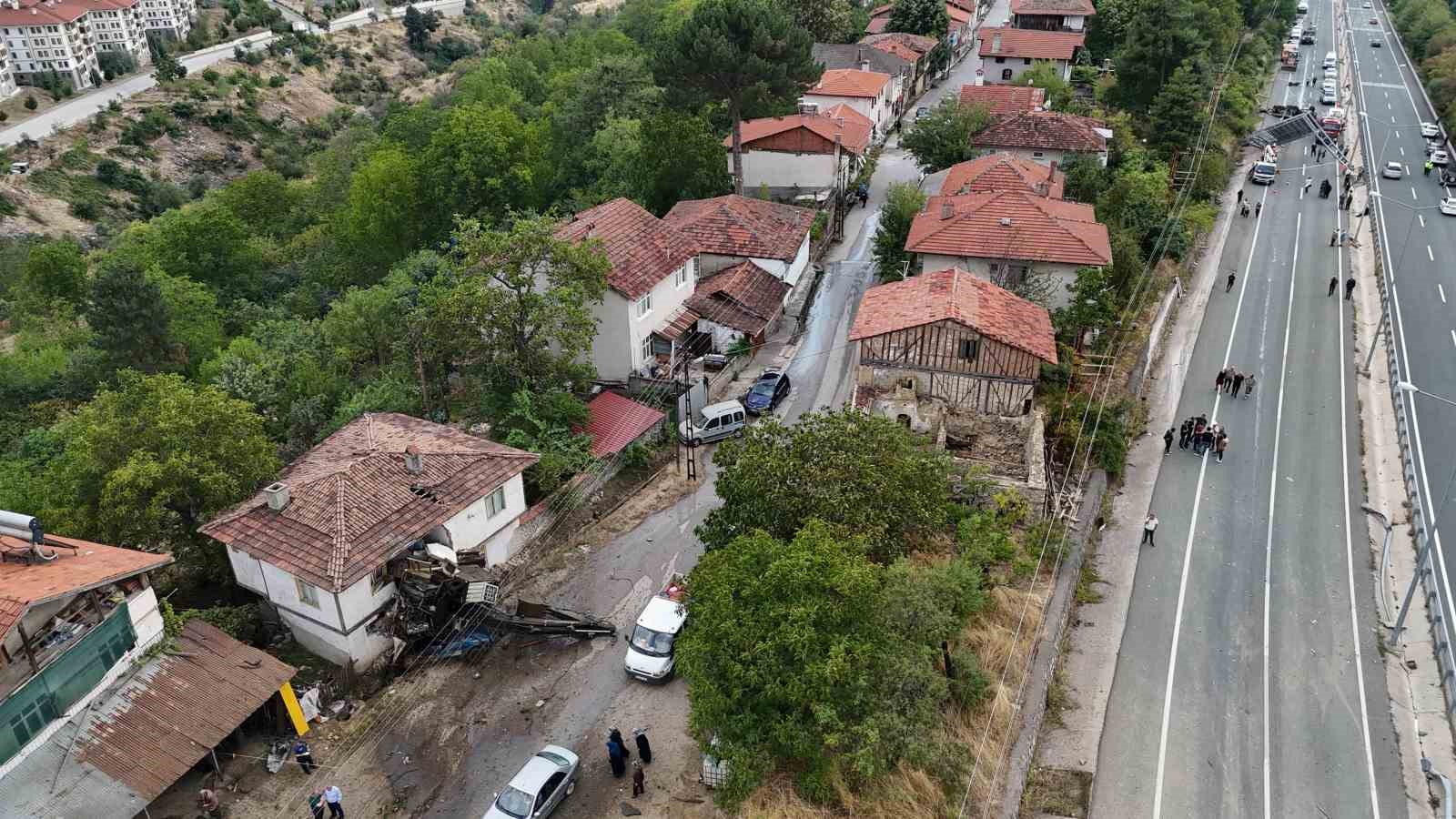 Karabük-Bartın yolunda feci kaza: 2 ölü