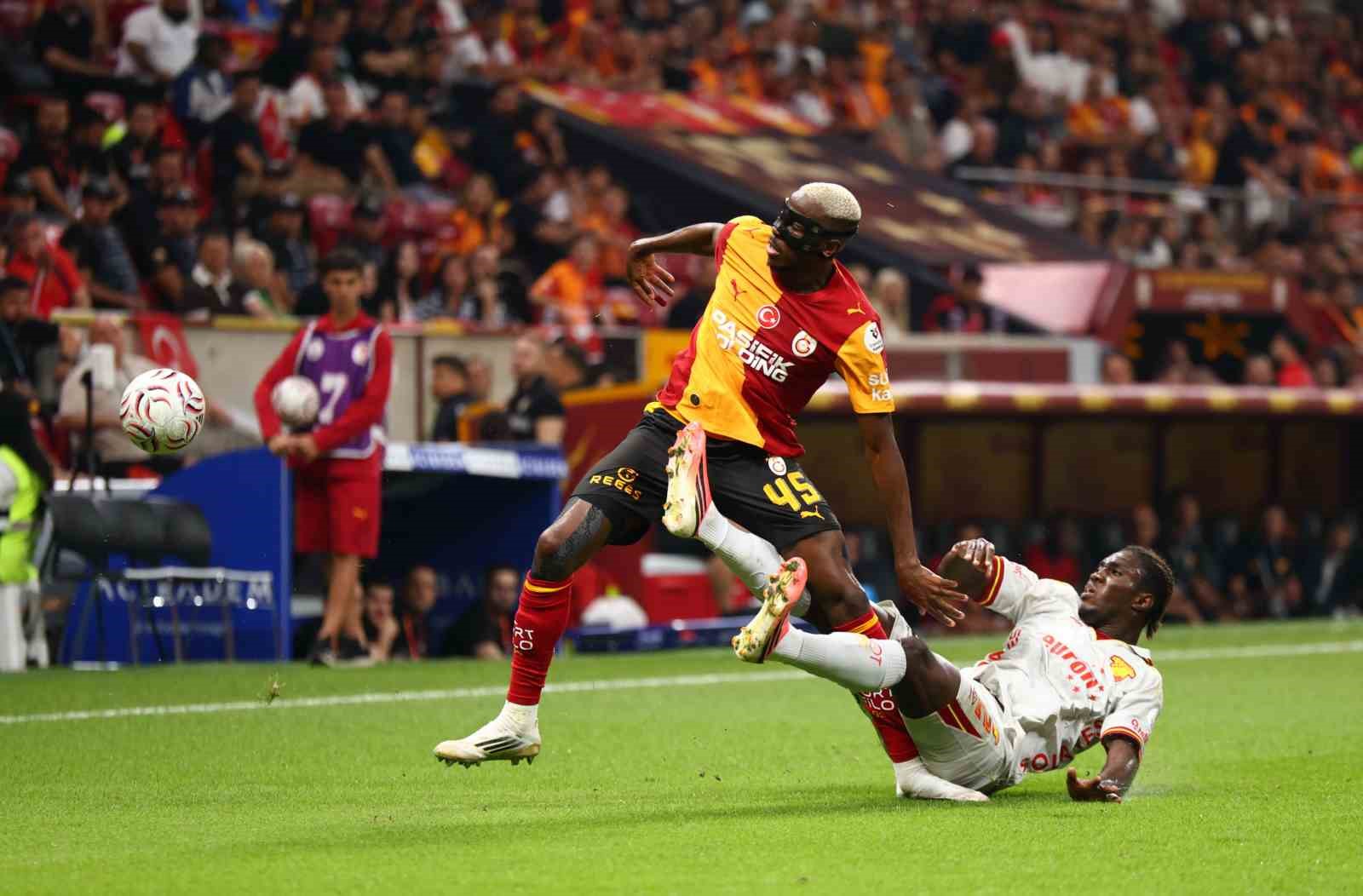 Trendyol Süper Lig: Galatasaray: 1 - Göztepe: 1 (İlk yarı)