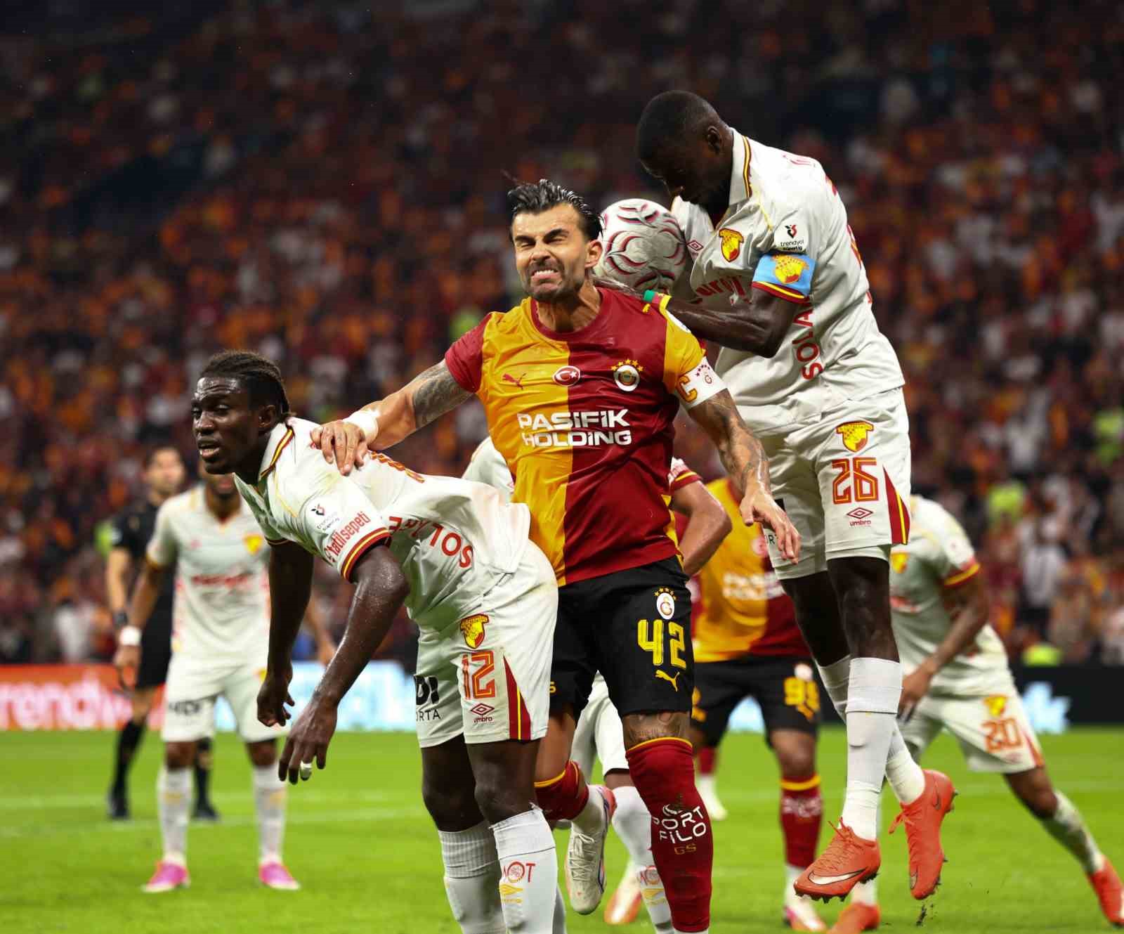 Trendyol Süper Lig: Galatasaray: 1 - Göztepe: 1 (İlk yarı)