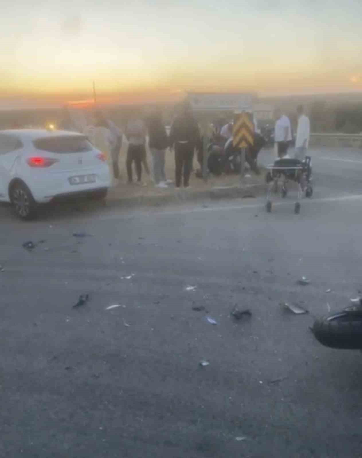 Lüleburgaz-Babaeski yolunda motosiklet otomobile çarptı: 1 ağır yaralı