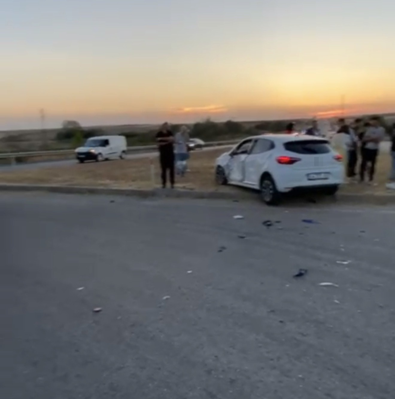 Lüleburgaz-Babaeski yolunda motosiklet otomobile çarptı: 1 ağır yaralı