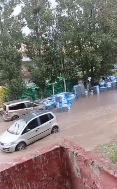 Ardahan’da sağanak ve dolu etkili oldu