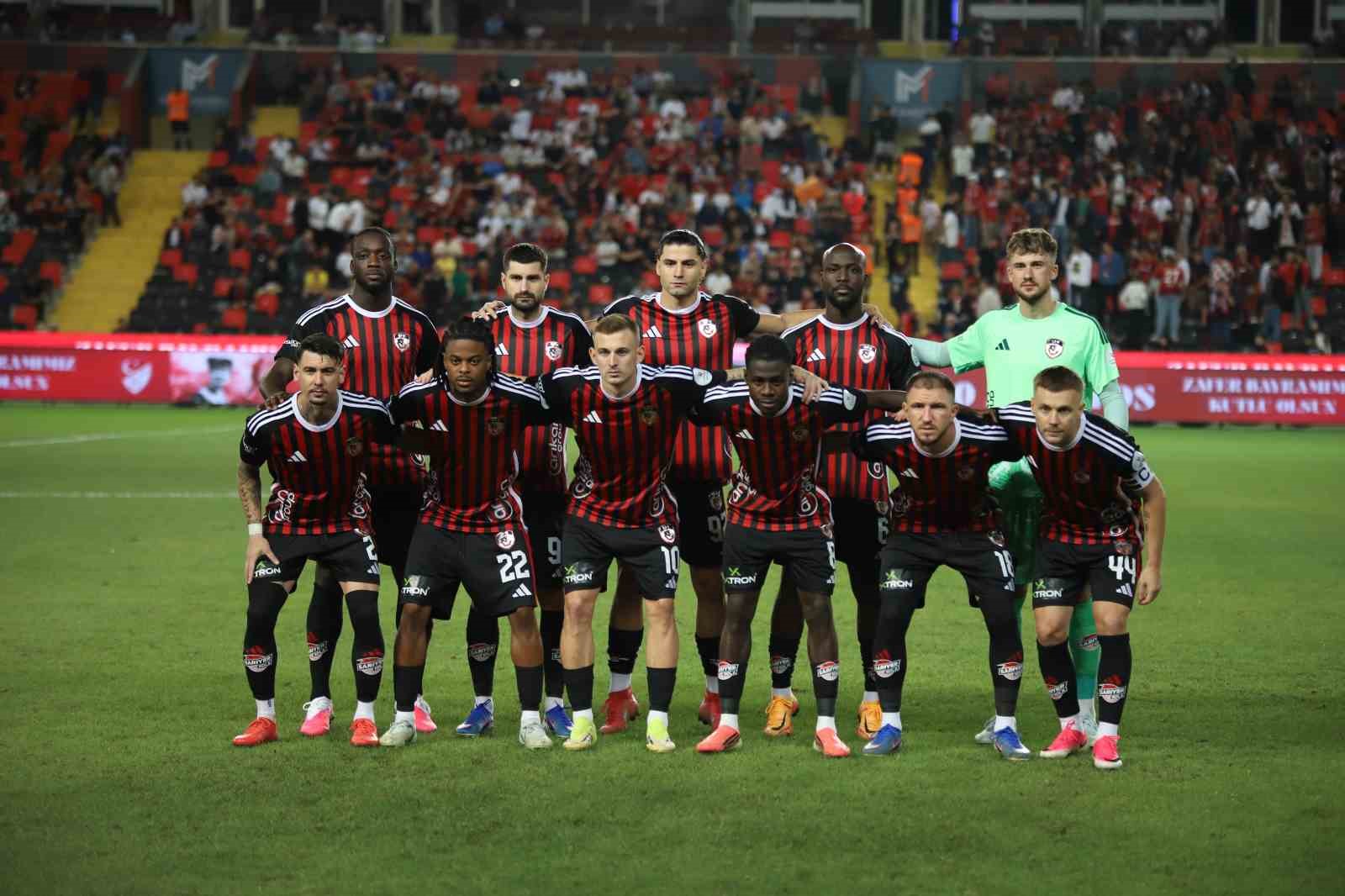 Trendyol Süper Lig: Gaziantep FK: 0 - Çaykur Rizespor: 1 (Maç devam ediyor)