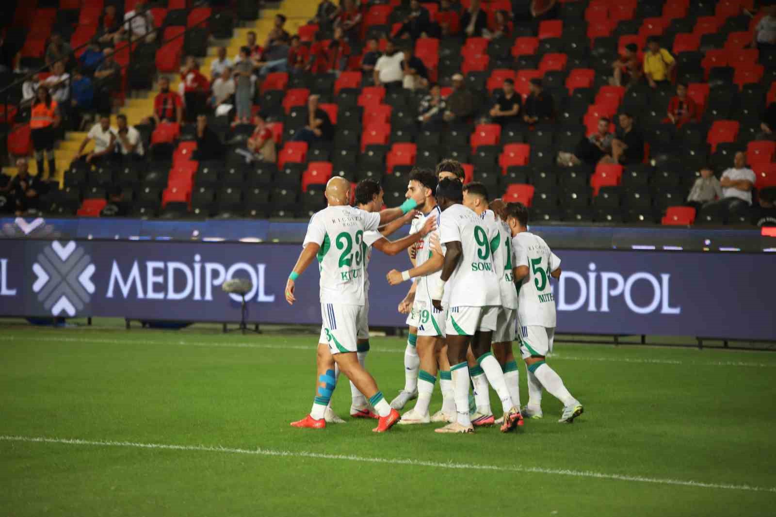 Trendyol Süper Lig: Gaziantep FK: 0 - Çaykur Rizespor: 1 (Maç devam ediyor)
