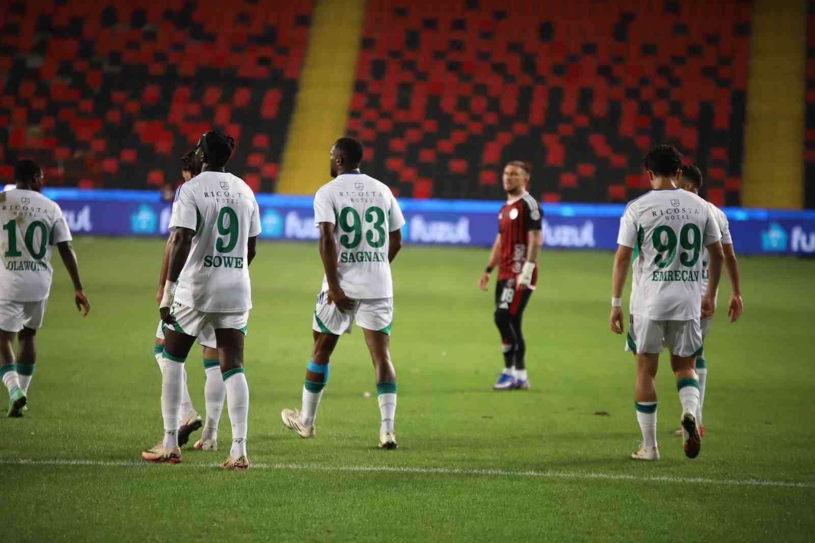 Trendyol Süper Lig: Gaziantep FK: 0 - Çaykur Rizespor: 1 (Maç devam ediyor)
