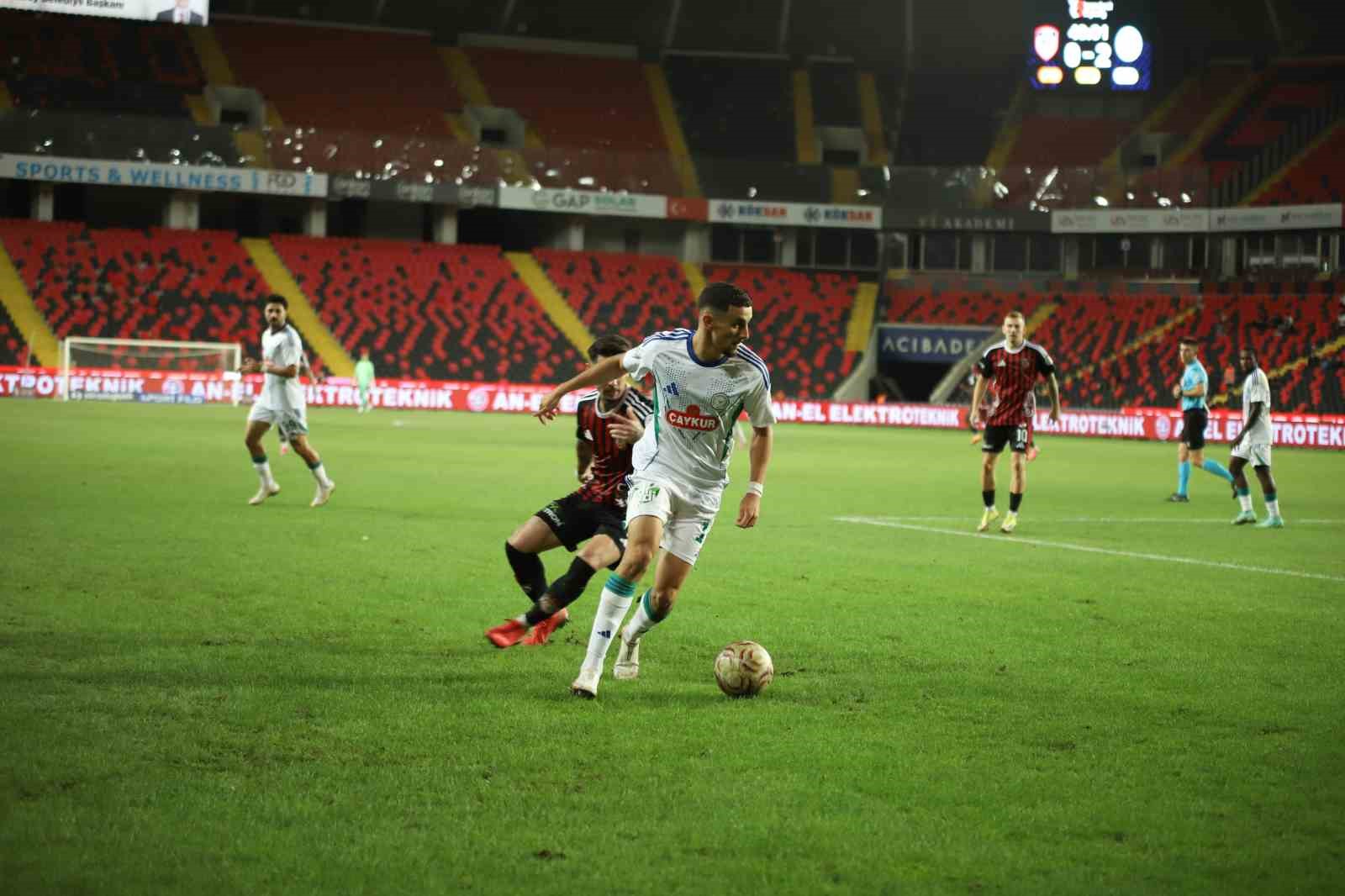Trendyol Süper Lig: Gaziantep FK: 1 - Çaykur Rizespor: 2 (Maç sonucu)