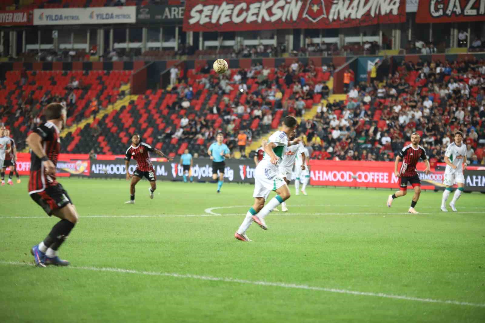 Trendyol Süper Lig: Gaziantep FK: 1 - Çaykur Rizespor: 2 (Maç sonucu)
