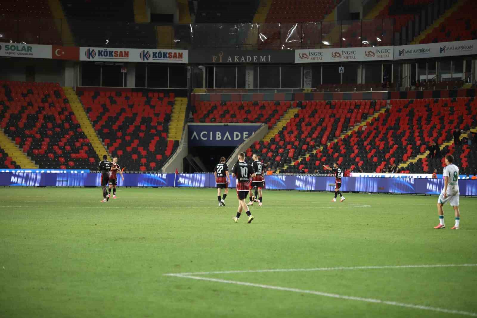 Trendyol Süper Lig: Gaziantep FK: 1 - Çaykur Rizespor: 2 (Maç sonucu)