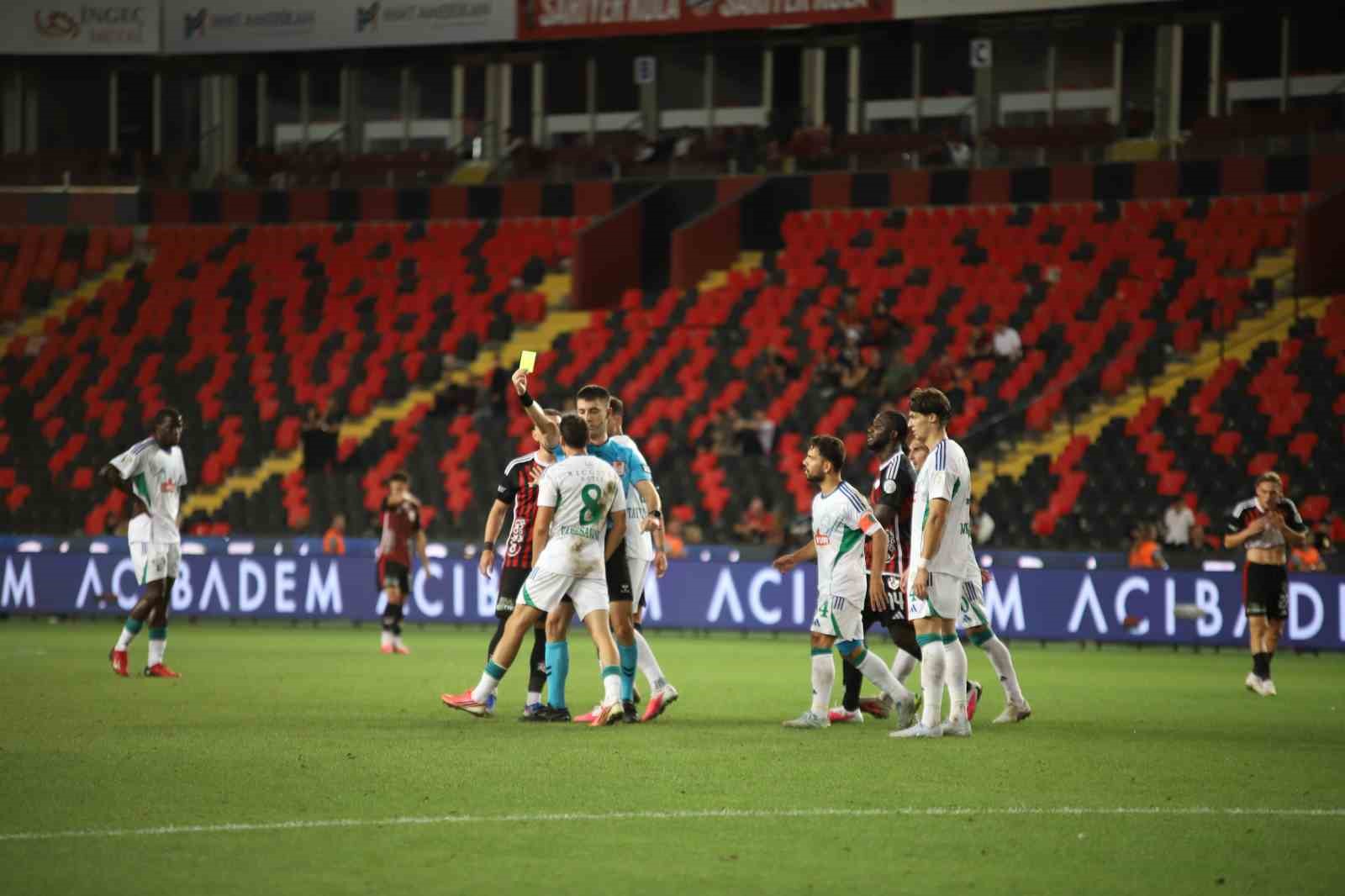 Trendyol Süper Lig: Gaziantep FK: 1 - Çaykur Rizespor: 2 (Maç sonucu)