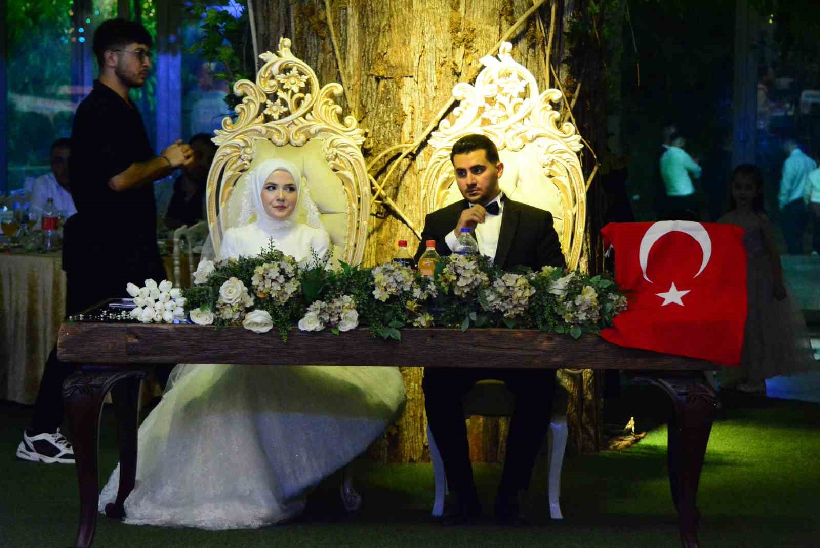İçişleri Bakanı Çiftçi, AK Parti Çorum İl Başkanı’nın oğlunun düğününe katıldı