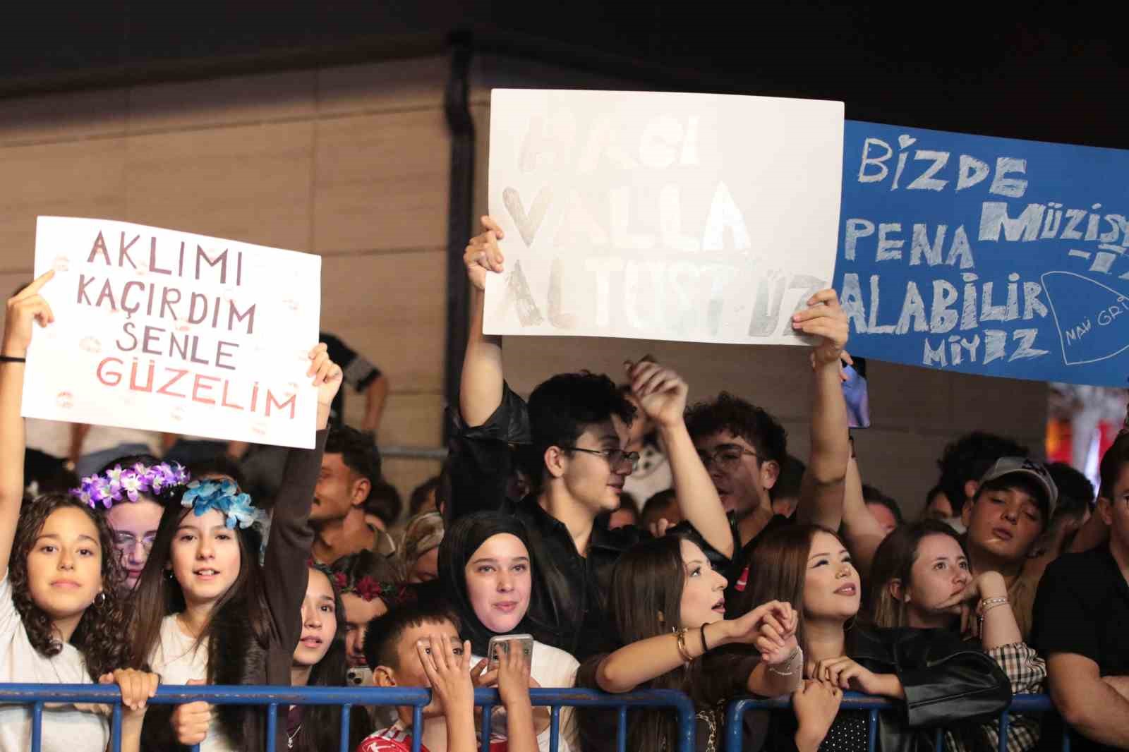Uşak’ta ‘Milli Mücadele, Zafer ve Gençlik Günleri’ coşkusu sürüyor
