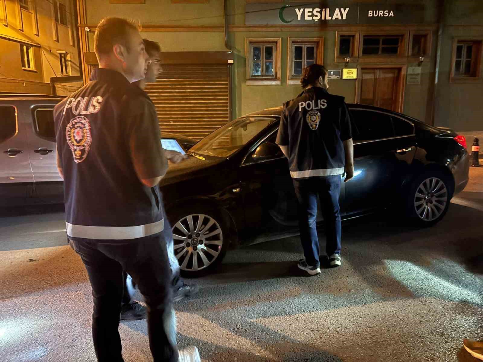 Bursa’da ’Huzur’ denetimlinde 3 aranan şahıs yakalandı