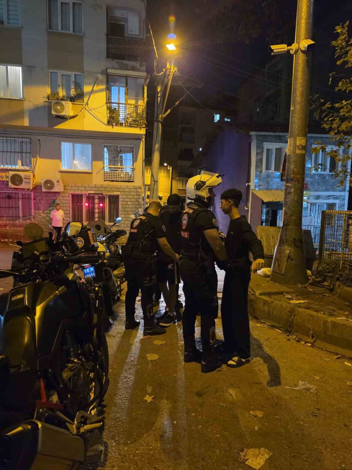 Bursa’da ’Huzur’ denetimlinde 3 aranan şahıs yakalandı