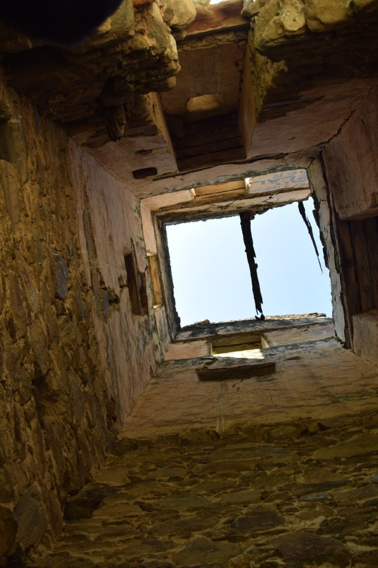 Yüzyıllara direndi, duyarsızlığa yenildi