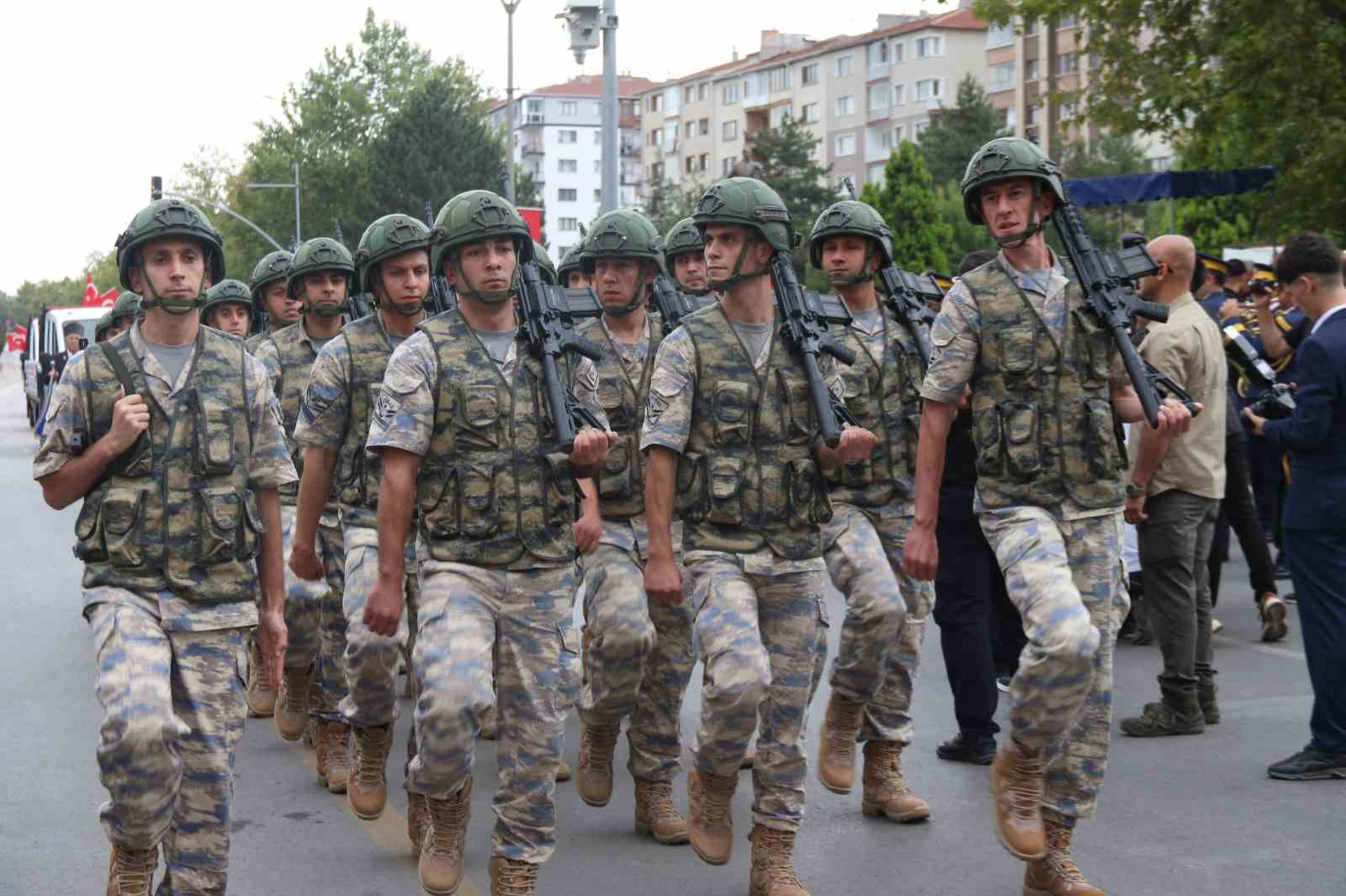 Eskişehir’de Zafer Bayramı törenlerle kutlandı