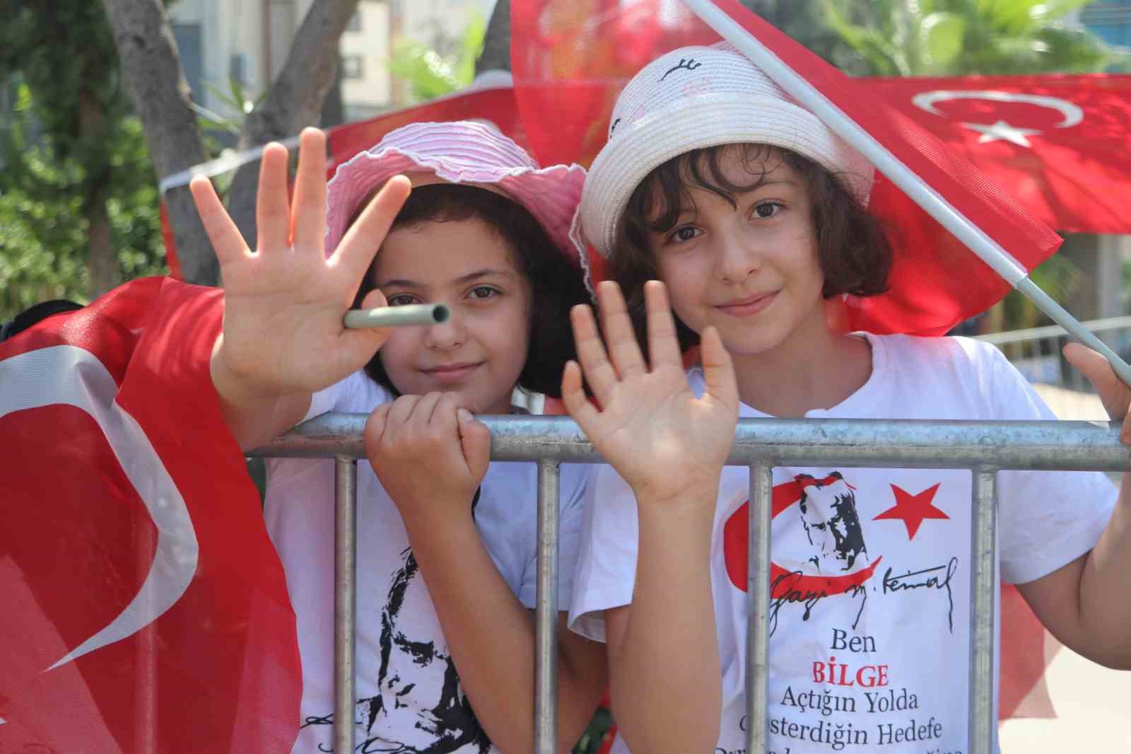 Adana’da 30 Ağustos Zafer Bayramı kutlandı