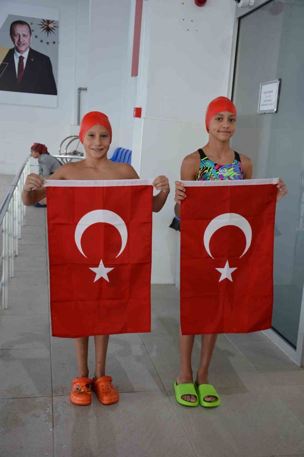 30 Ağustos coşkusunu zafere kulaç atarak kutladılar