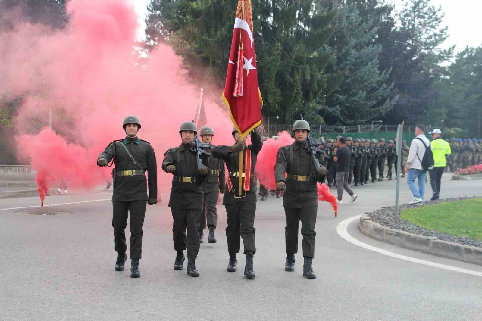 Bolu’da 30 Ağustos’a ’Komando’ damgası: Mavi bereliler yeri göğü inletti
