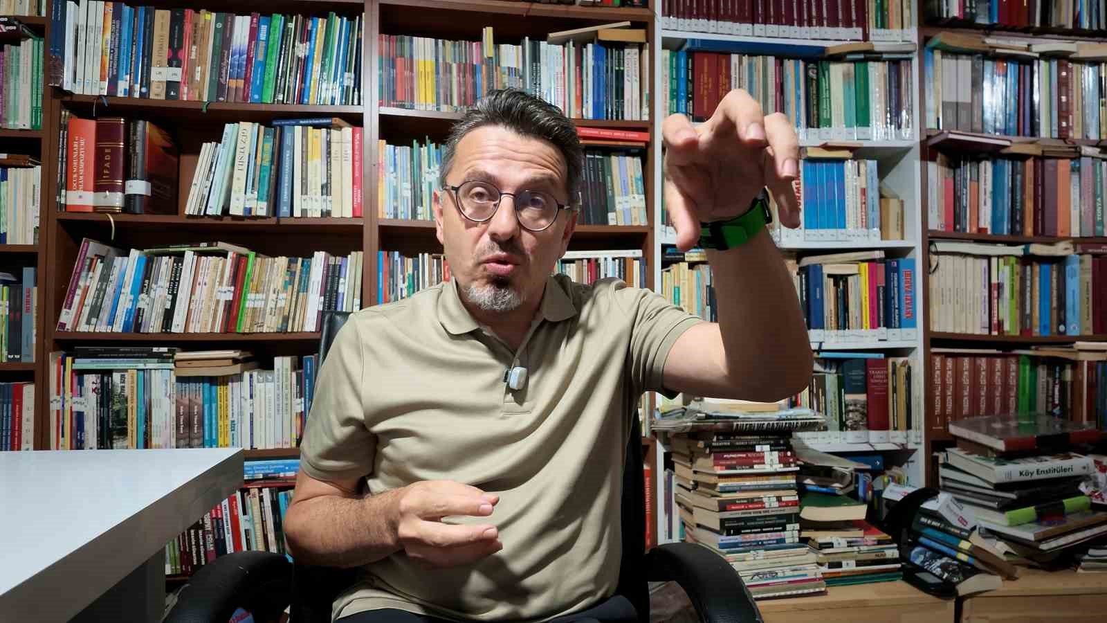 Prof. Dr. Resul Yavuz: "Yunan 1. Ordusu dalga beklerken tsunamiyle karşılaştı"