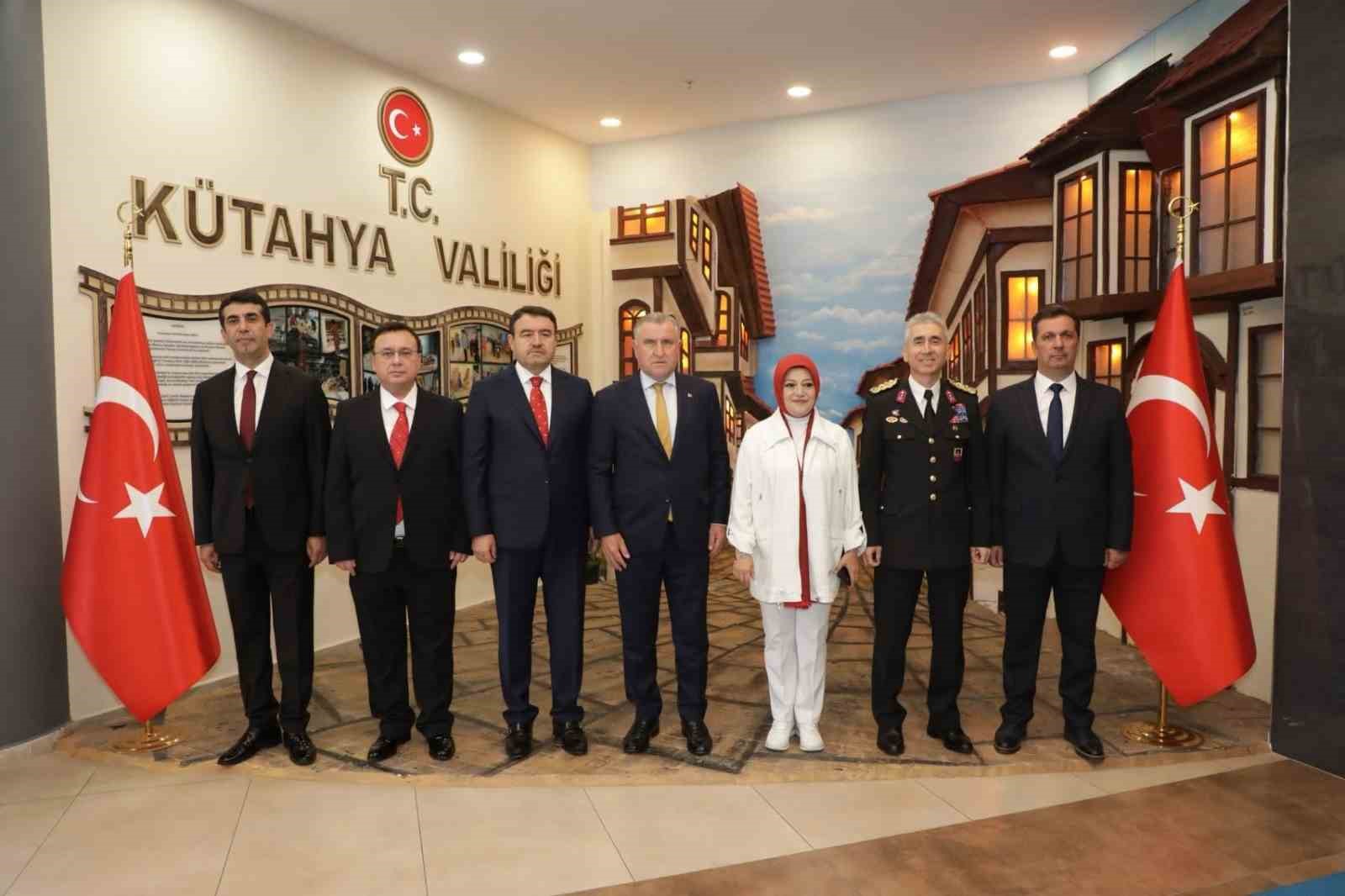 Bakan Bak’tan Vali Musa Işın’a ziyaret
