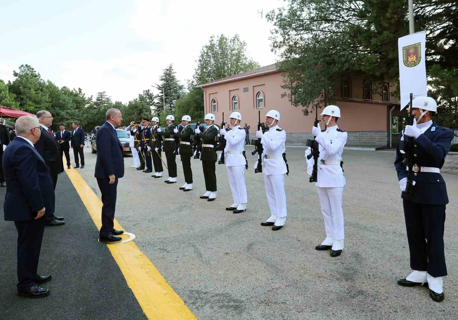 Cumhurbaşkanı Erdoğan: "Ordumuz bugün en güçlü dönemini yaşıyor"