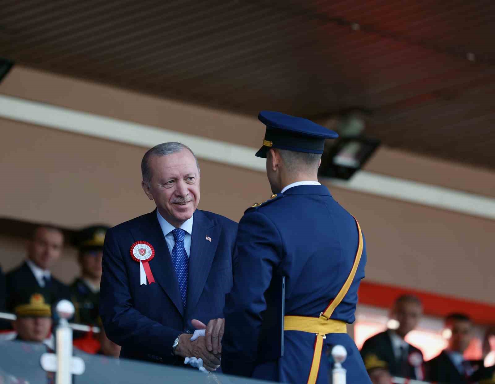 Cumhurbaşkanı Erdoğan: "Ordumuz bugün en güçlü dönemini yaşıyor"