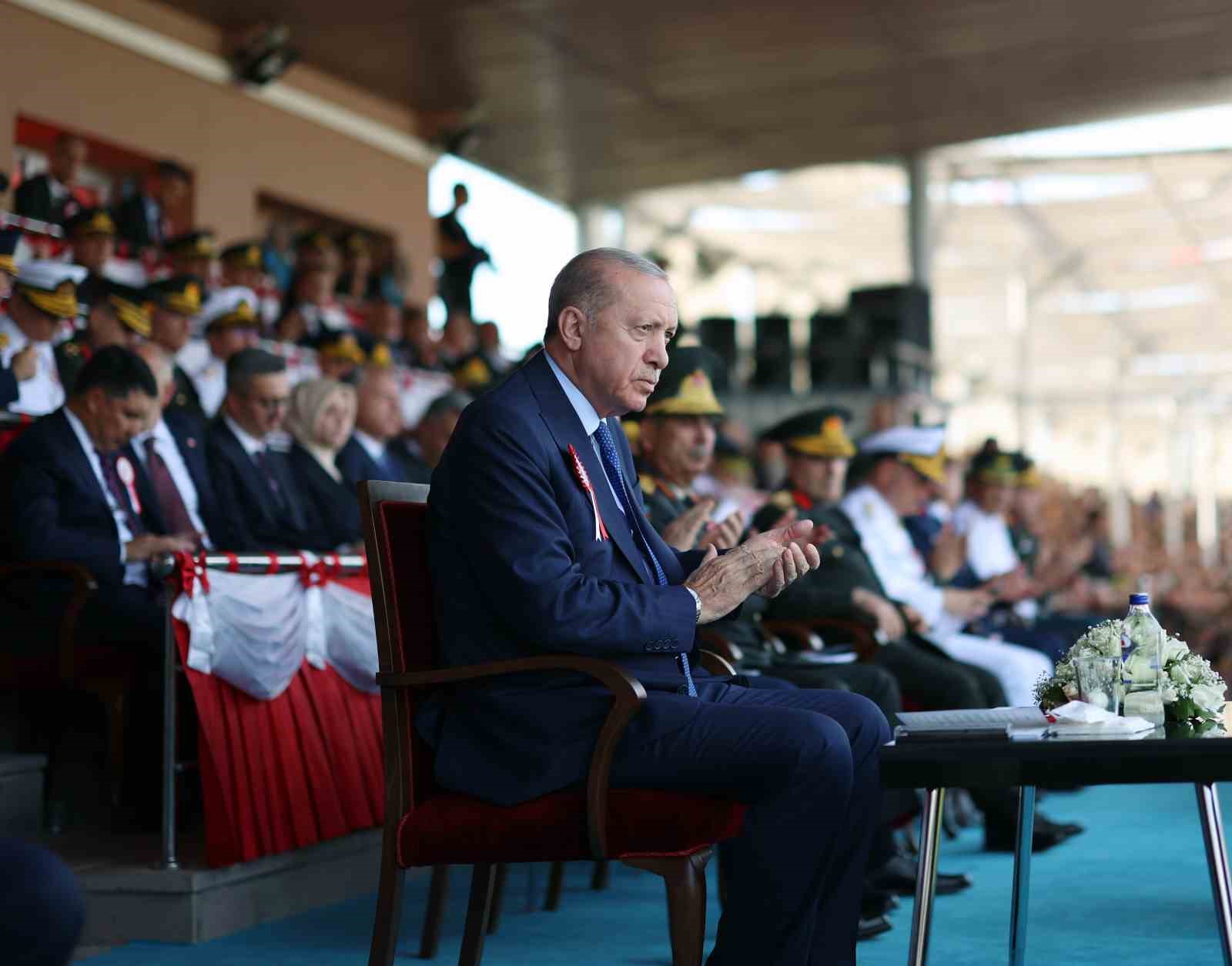 Cumhurbaşkanı Erdoğan: "Ordumuz bugün en güçlü dönemini yaşıyor"