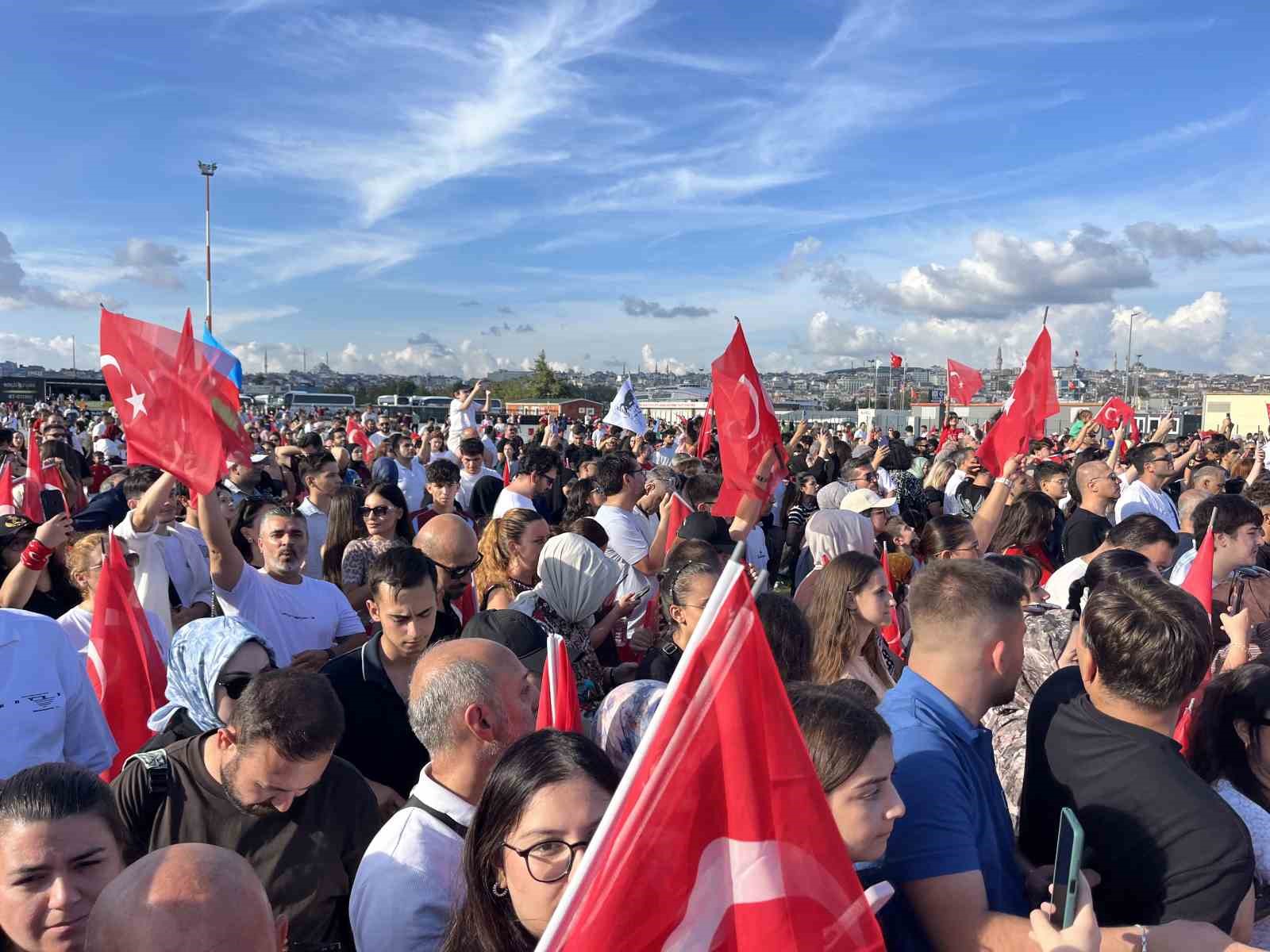 SOLOTÜRK’ten Zafer Bayramı için İstanbul’da nefes kesen gösteri