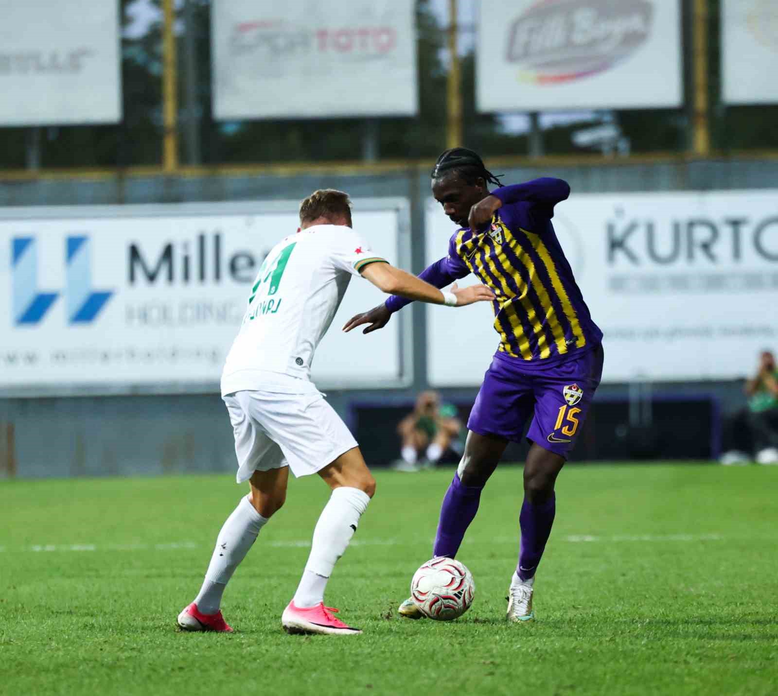 Trendyol Süper Lig: Eyüpspor: 1 - Alanyaspor: 1 (İlk yarı)