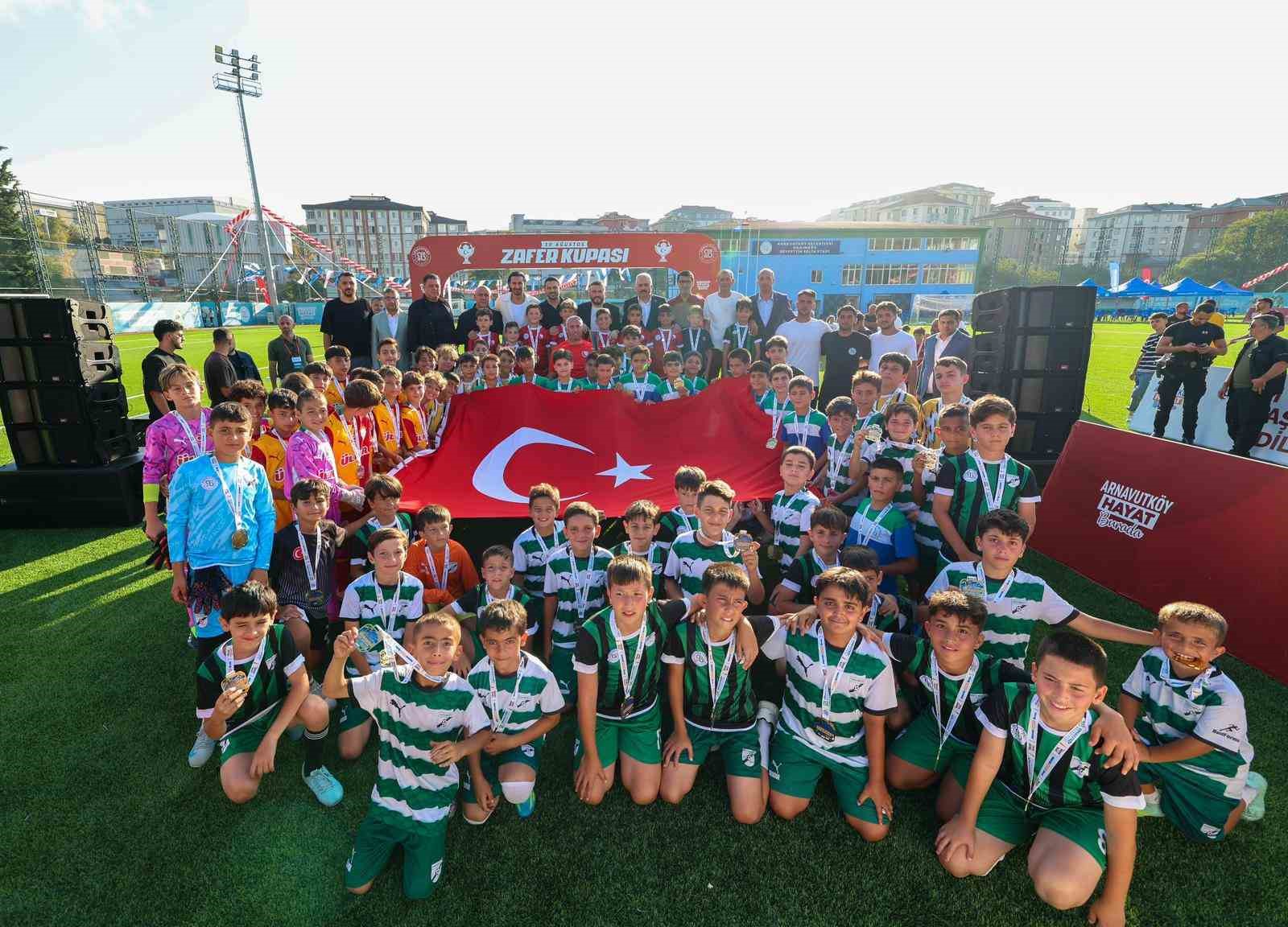 Arnavutköy’de 30 Ağustos Zafer Bayramı coşkuyla kutlandı