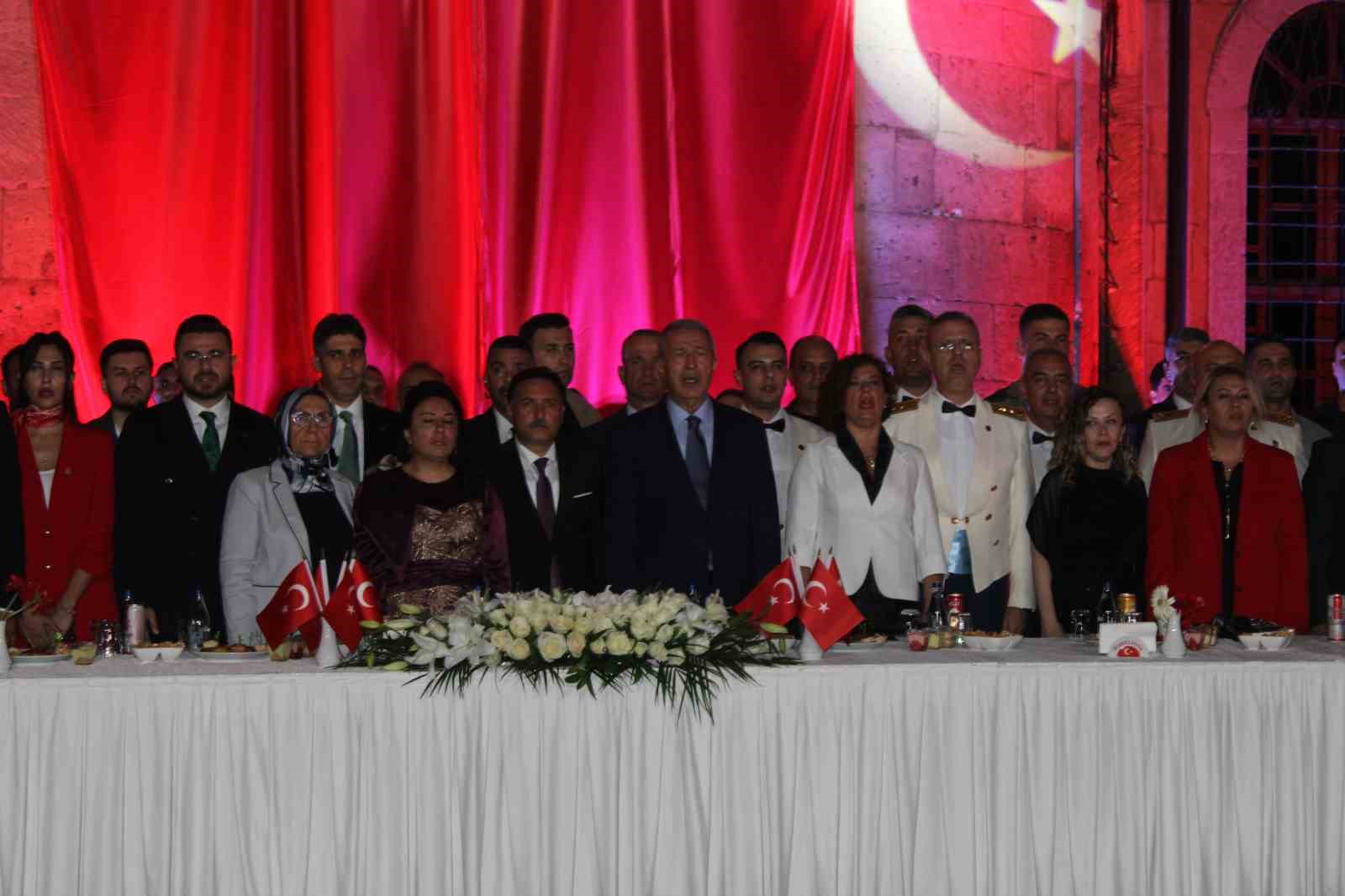 Vali Çiçek: "Biz tehdit edilebilecek bir devlet değiliz"