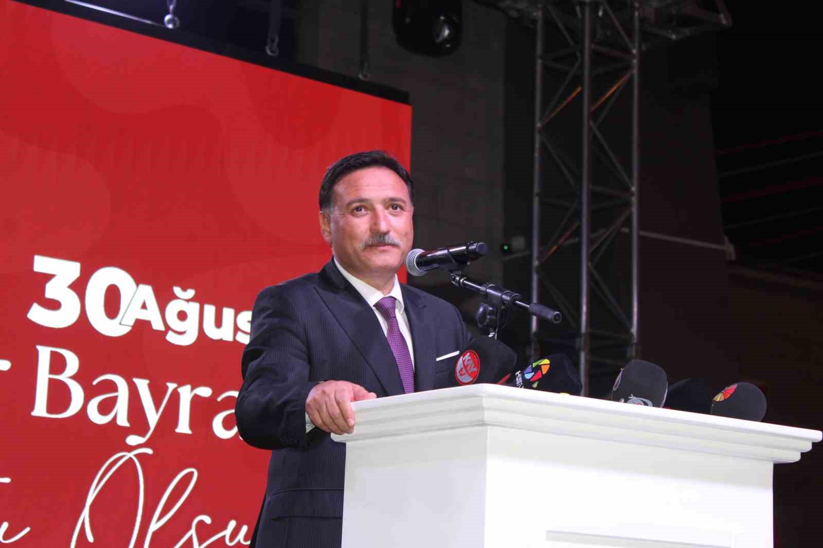 Vali Çiçek: "Biz tehdit edilebilecek bir devlet değiliz"