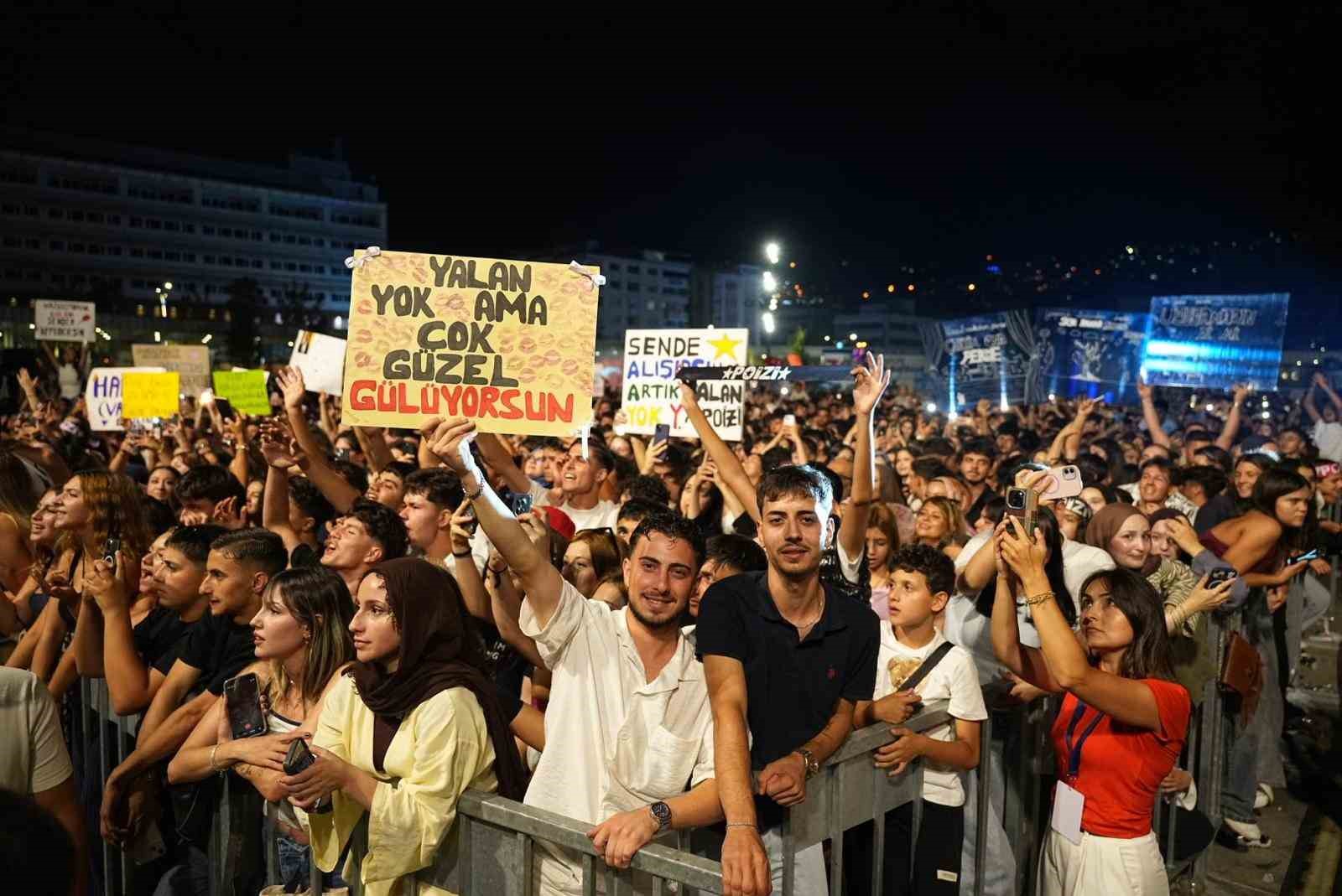 Kocaeli’de 30 Ağustos coşkusu Poizi konseriyle taçlandı