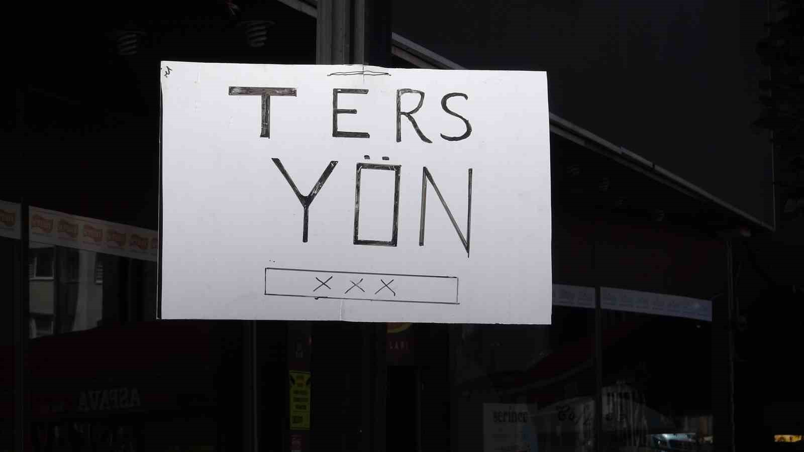 Esnafın kendi astığı tabela ses getirdi, belediye harekete geçti