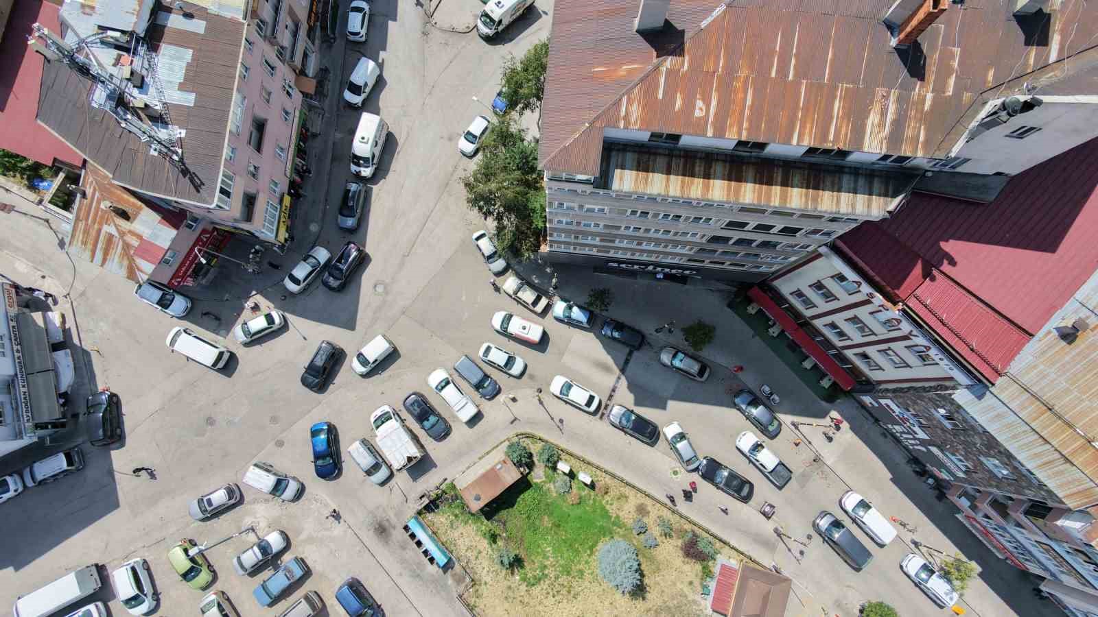 Esnafın kendi astığı tabela ses getirdi, belediye harekete geçti