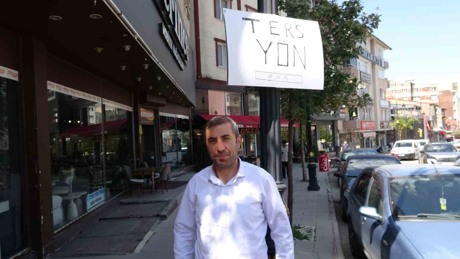Esnafın kendi astığı tabela ses getirdi, belediye harekete geçti