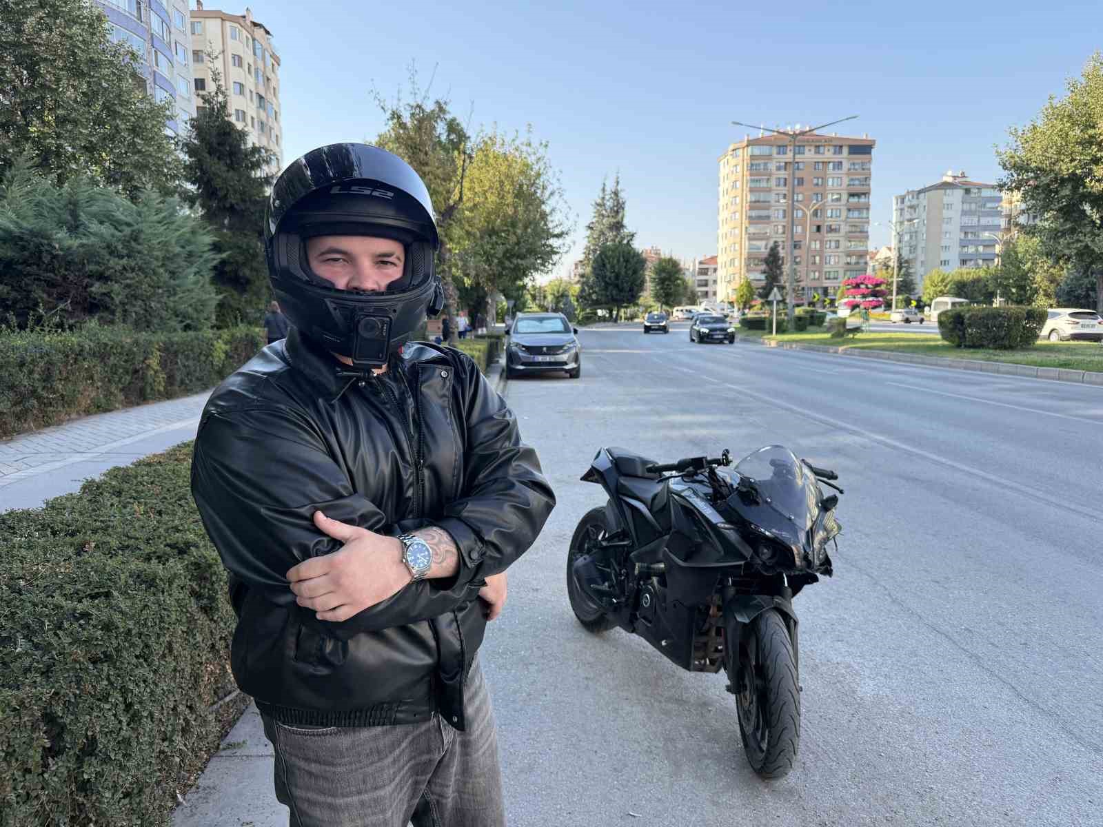 Kazadan sonra motosikletini teslim alan genç, 5 dakika sonra bir kaza daha yaptı