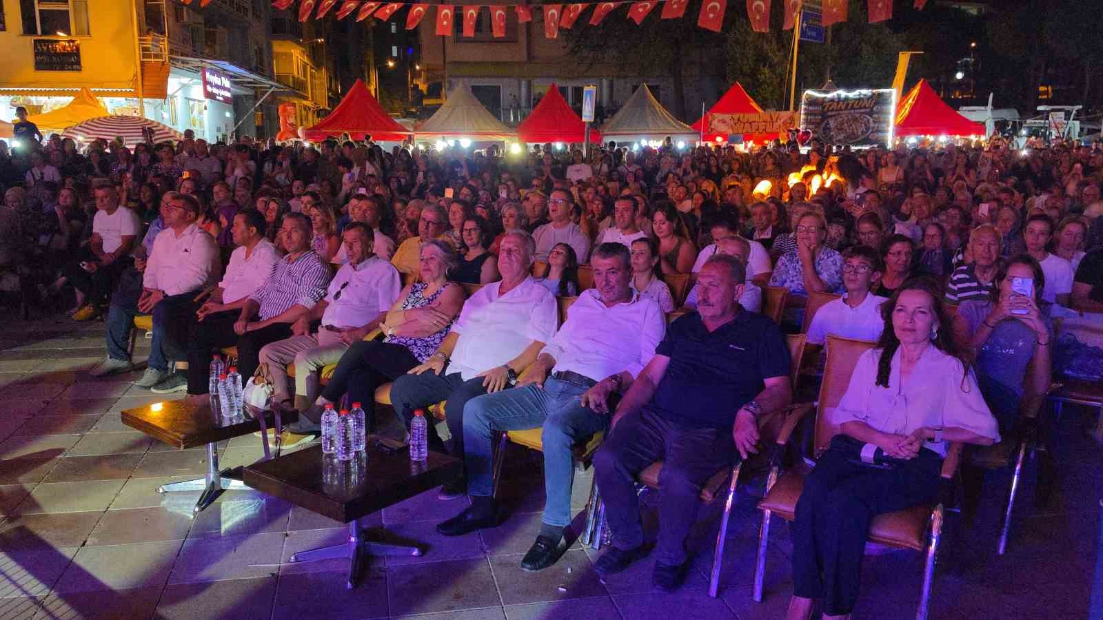 Karacasu Zara ile çifte bayram yaşadı