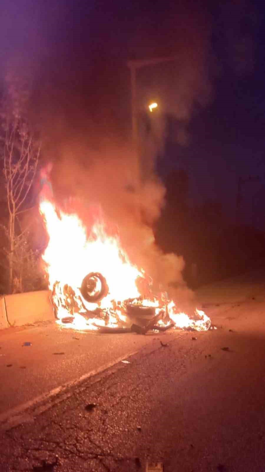 Bolu’da devrilen otomobil alev aldı: Sürücü yaralı